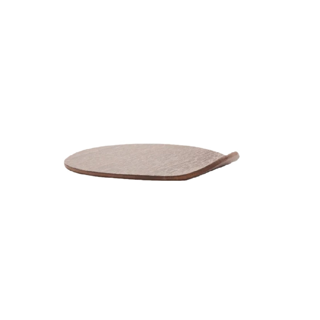 Posavasos irregular de fieltro con borde de madera